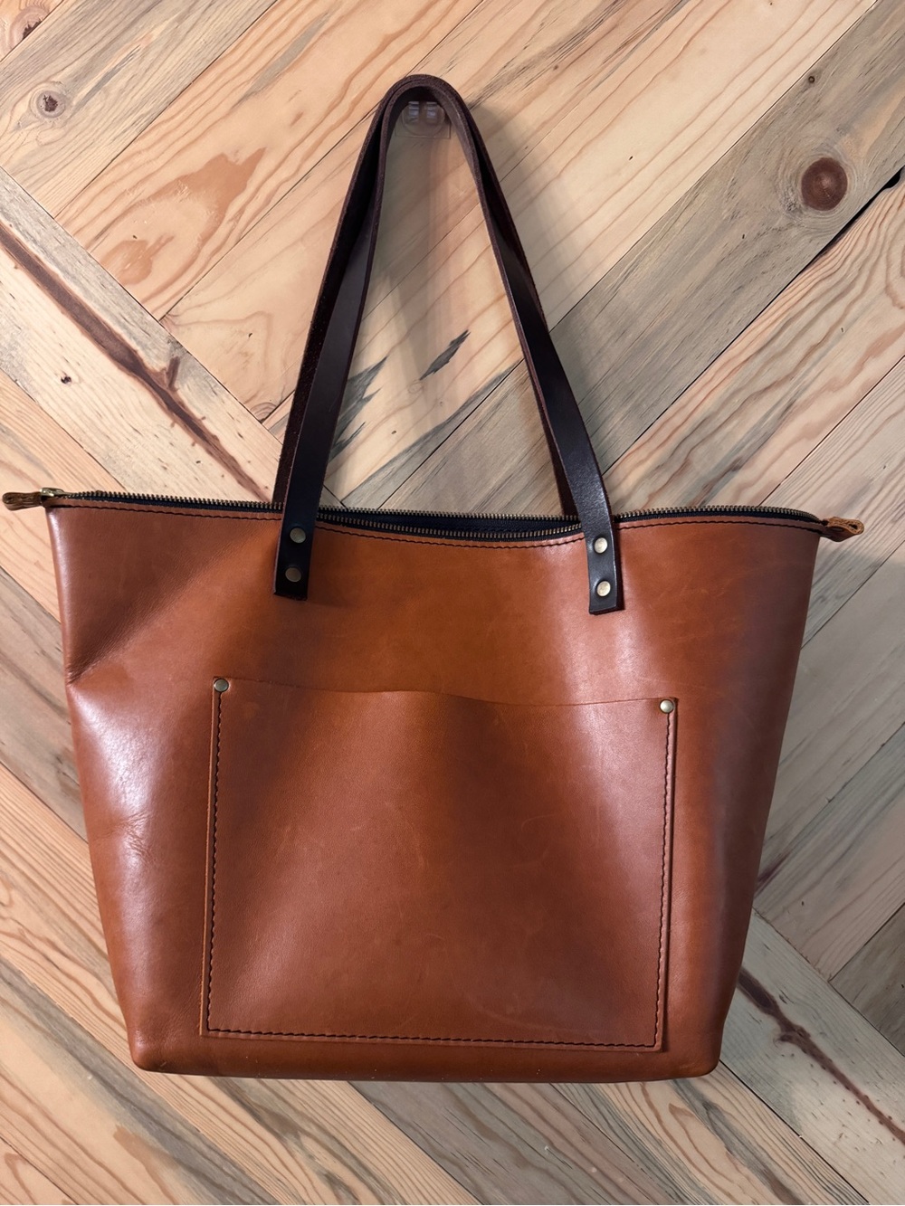 Portland Leather Tote Bag with Zipper in Honey with Dark Handles